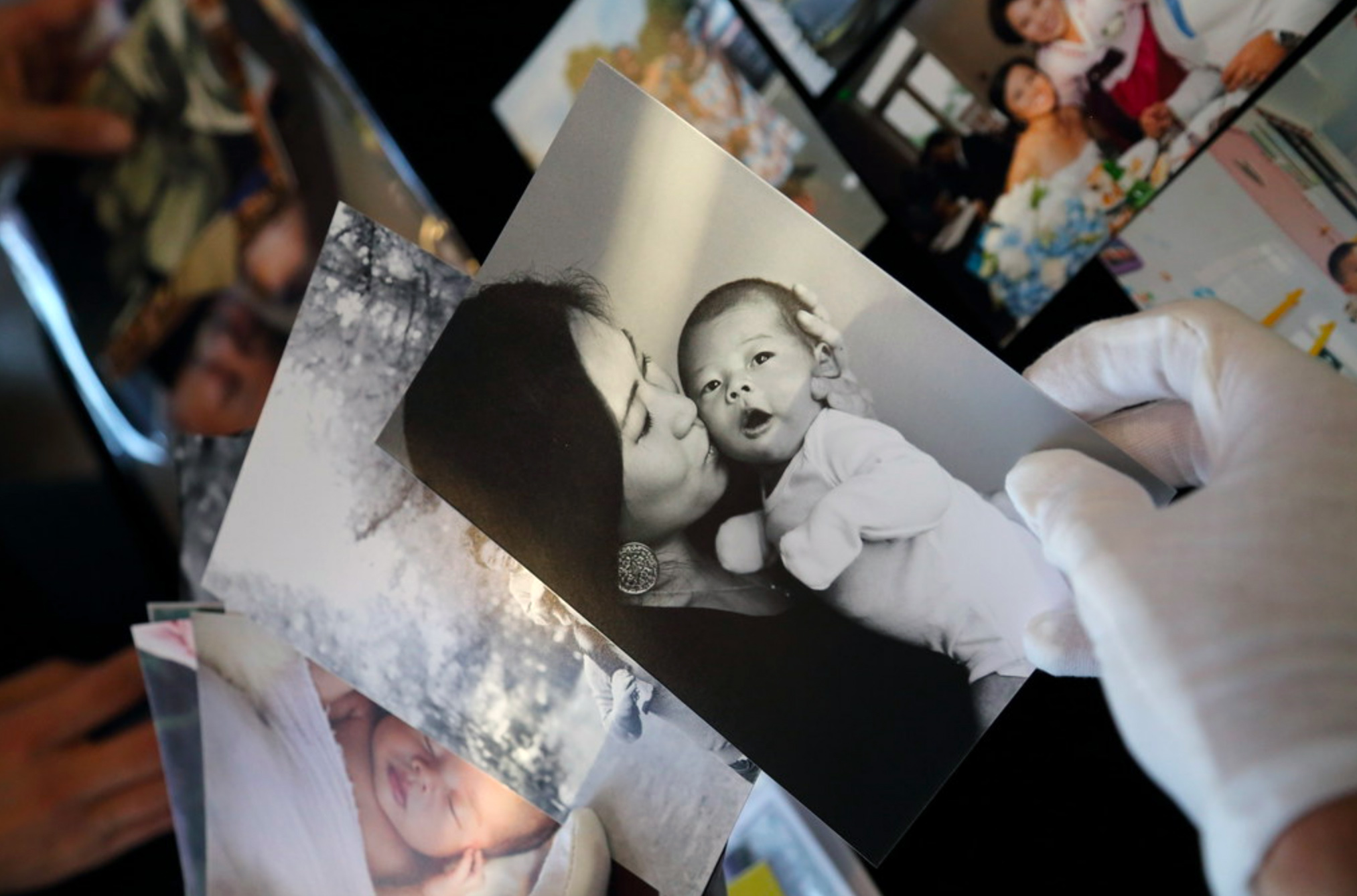 Family Pictures USA: why printed photos matter