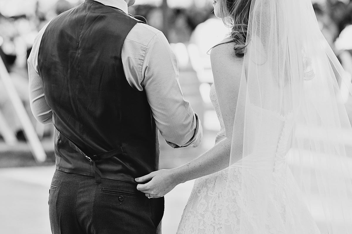 5 Ways to Ruin Your Wedding Photos - tips for the Bride