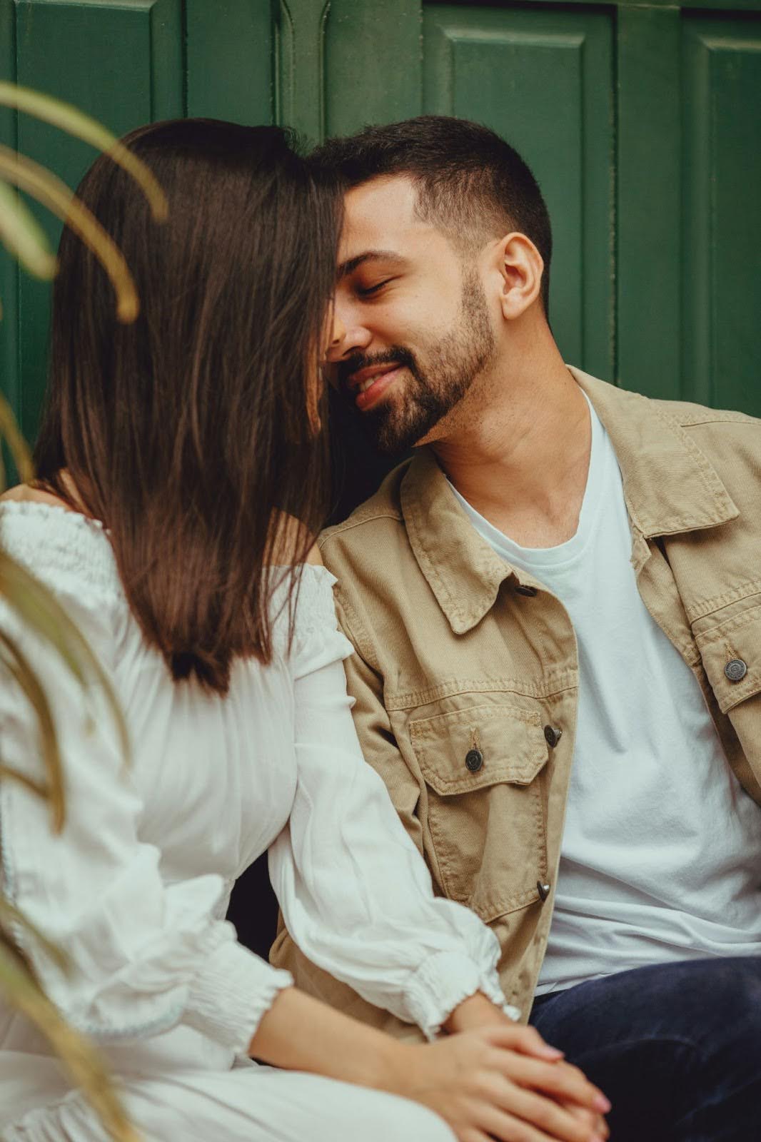 Engagement Picture Poses