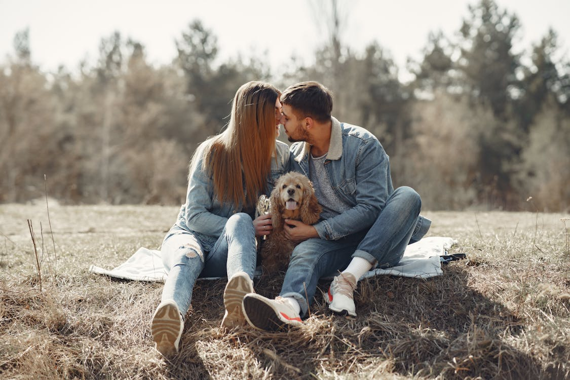 Engagement Picture Poses