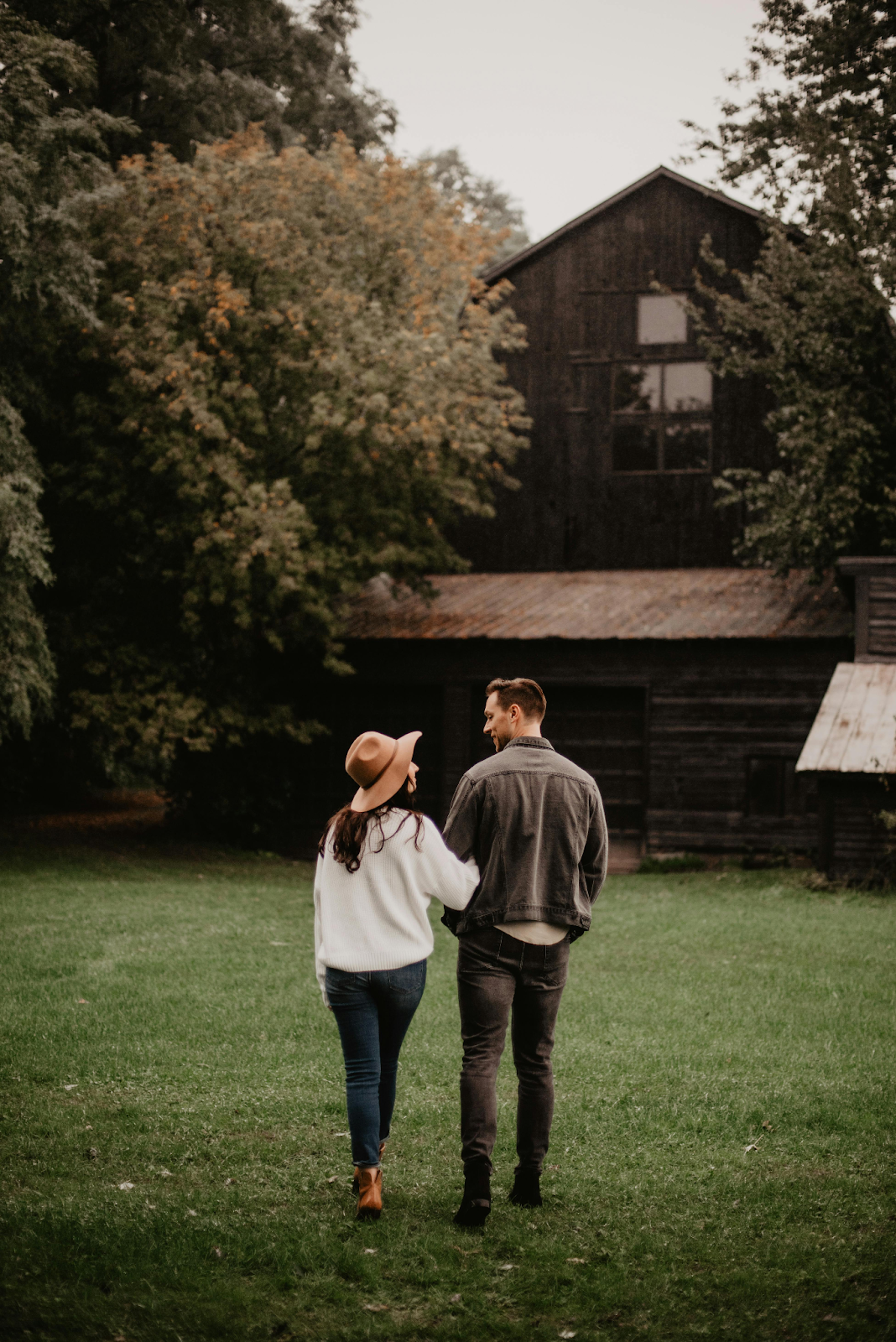 Engagement Picture Poses