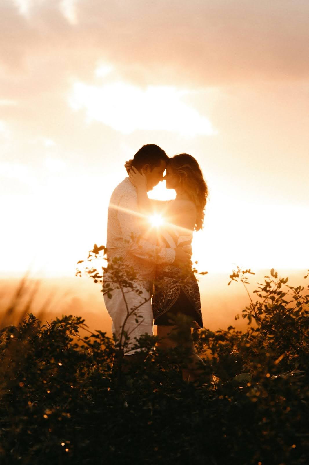 Engagement Picture Poses